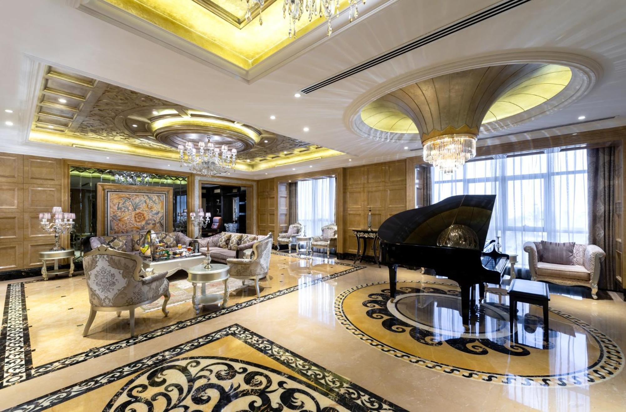利雅得水仙水疗酒店 利雅德 外观 照片 The lobby of the hotel
